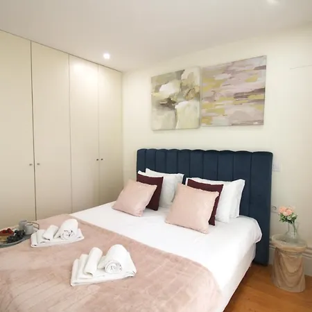 Unique Downtown Garden *