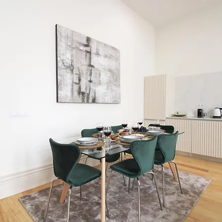 Unique Downtown Garden 포르투