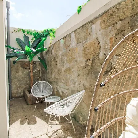 Unique Downtown Garden 아파트