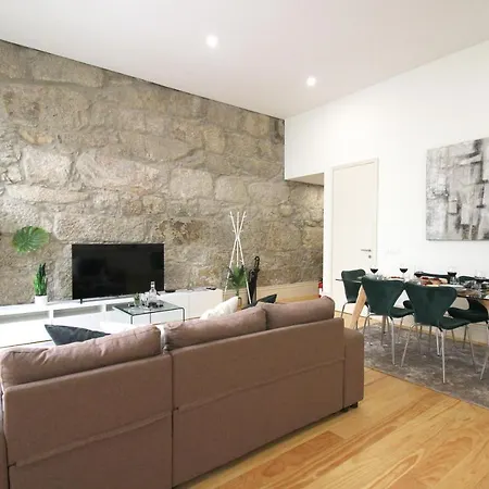 Unique Downtown Garden * Порту