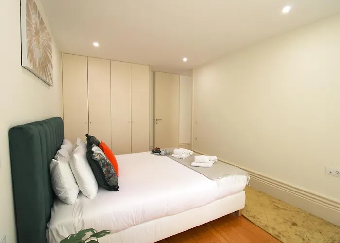 Unique Downtown Garden Apartment *