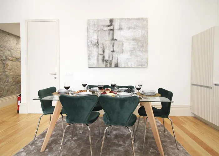 Unique Downtown Garden Porto