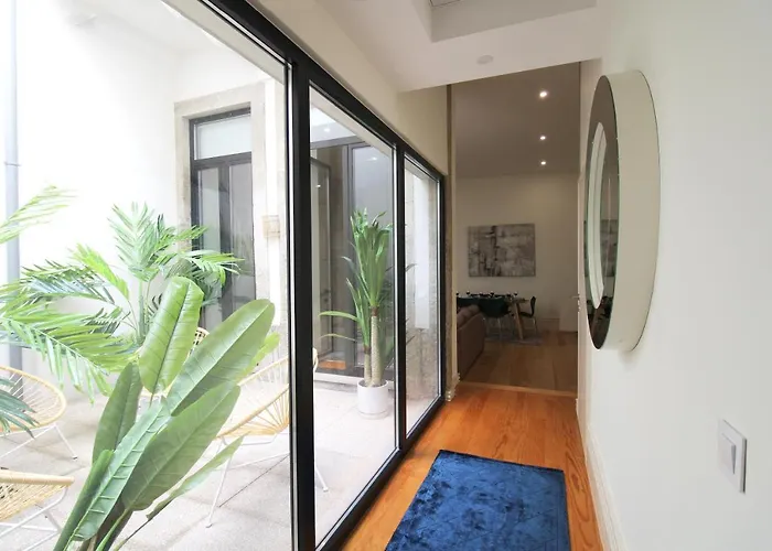 Unique Downtown Garden Apartment Porto