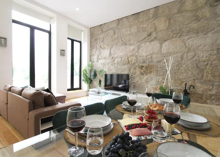 Unique Downtown Garden Apartment Porto