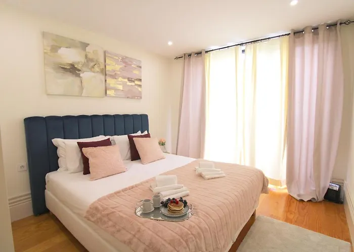 Unique Downtown Garden Apartment Porto