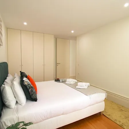 Unique Downtown Garden Apartment *